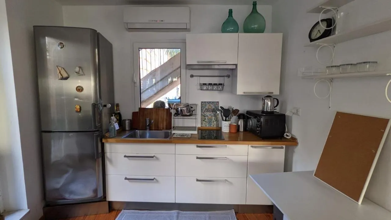 Cosy 1-Bed Studio Apartment In Roma