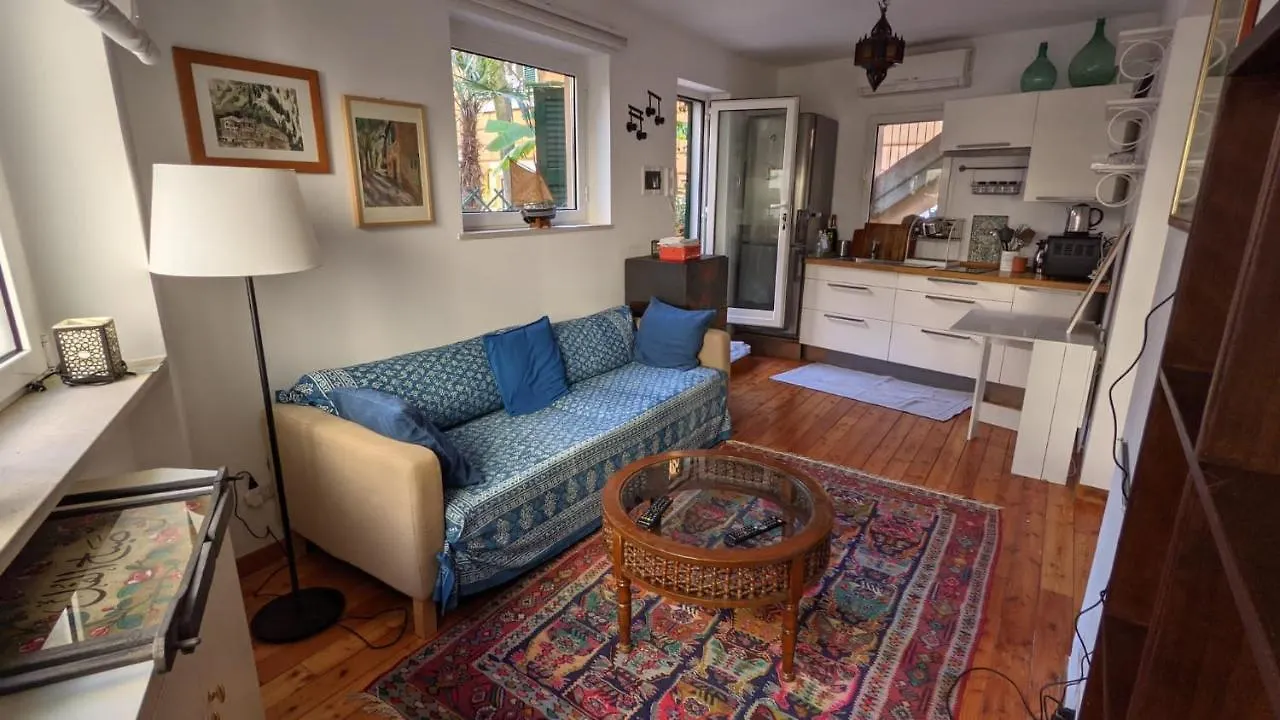 Cosy 1-Bed Studio Apartment In Roma Italien